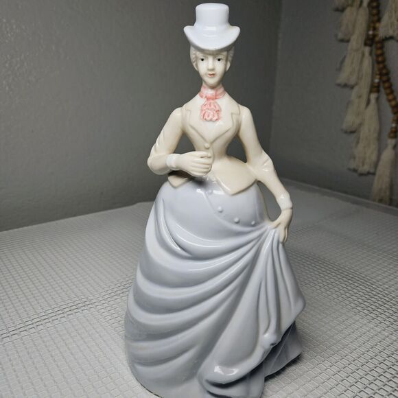 Vtg Victorian Lady Figurine Porcelain Woman Sculpture Eduardian Romantic Dress - Picture 6 of 11